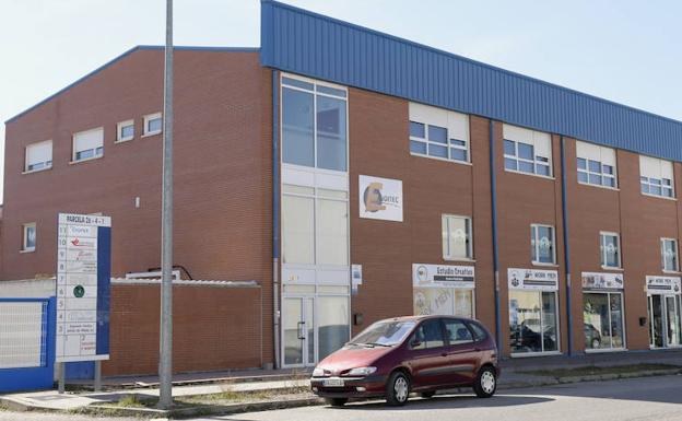 Exterior de la sede de Eoditec, situada en una de las parcelas del polígono de La Mora, en La Cistérniga.