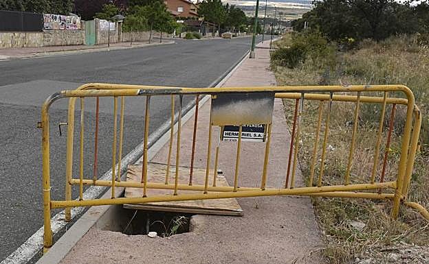 Aceras del núcleo de Los Ángeles de San Rafael.