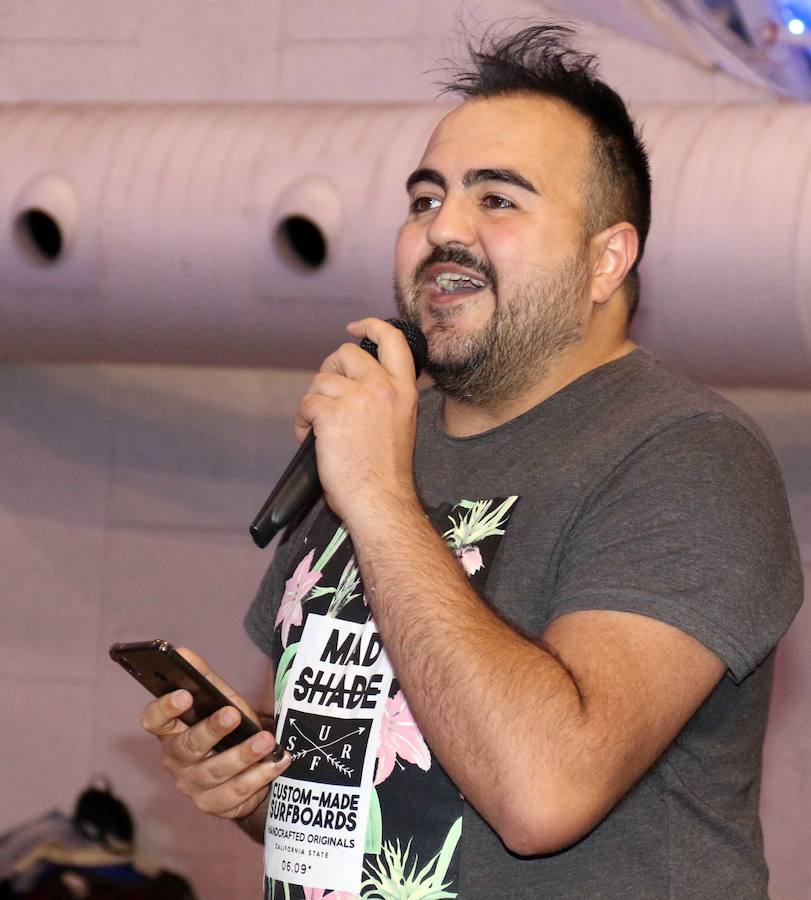 Pregón y actividades de carnaval en la Cúpula del Milenio.