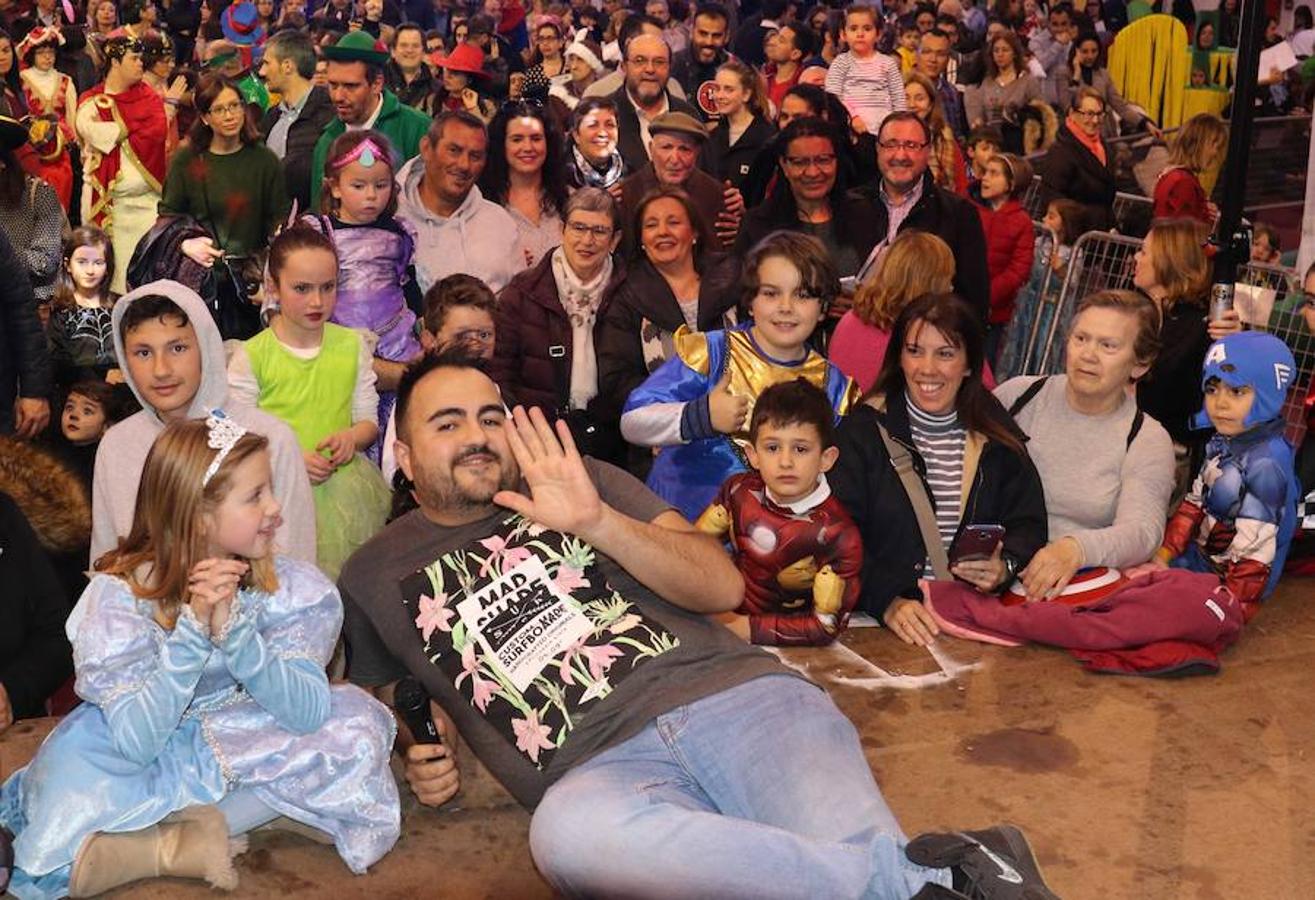Pregón y actividades de carnaval en la Cúpula del Milenio.