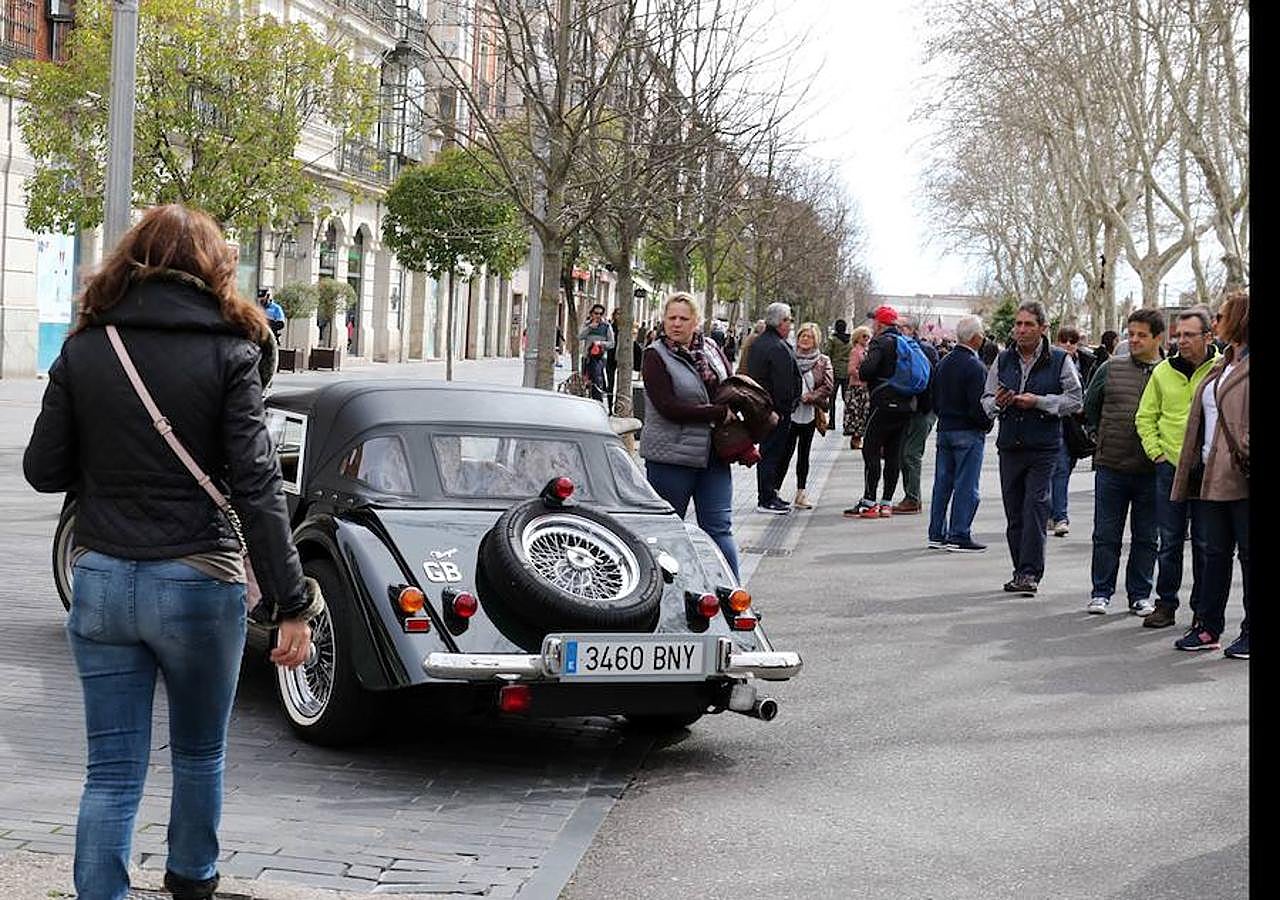 Fotos: Carnaval motero y exhibición de coches clásicos en Valladolid