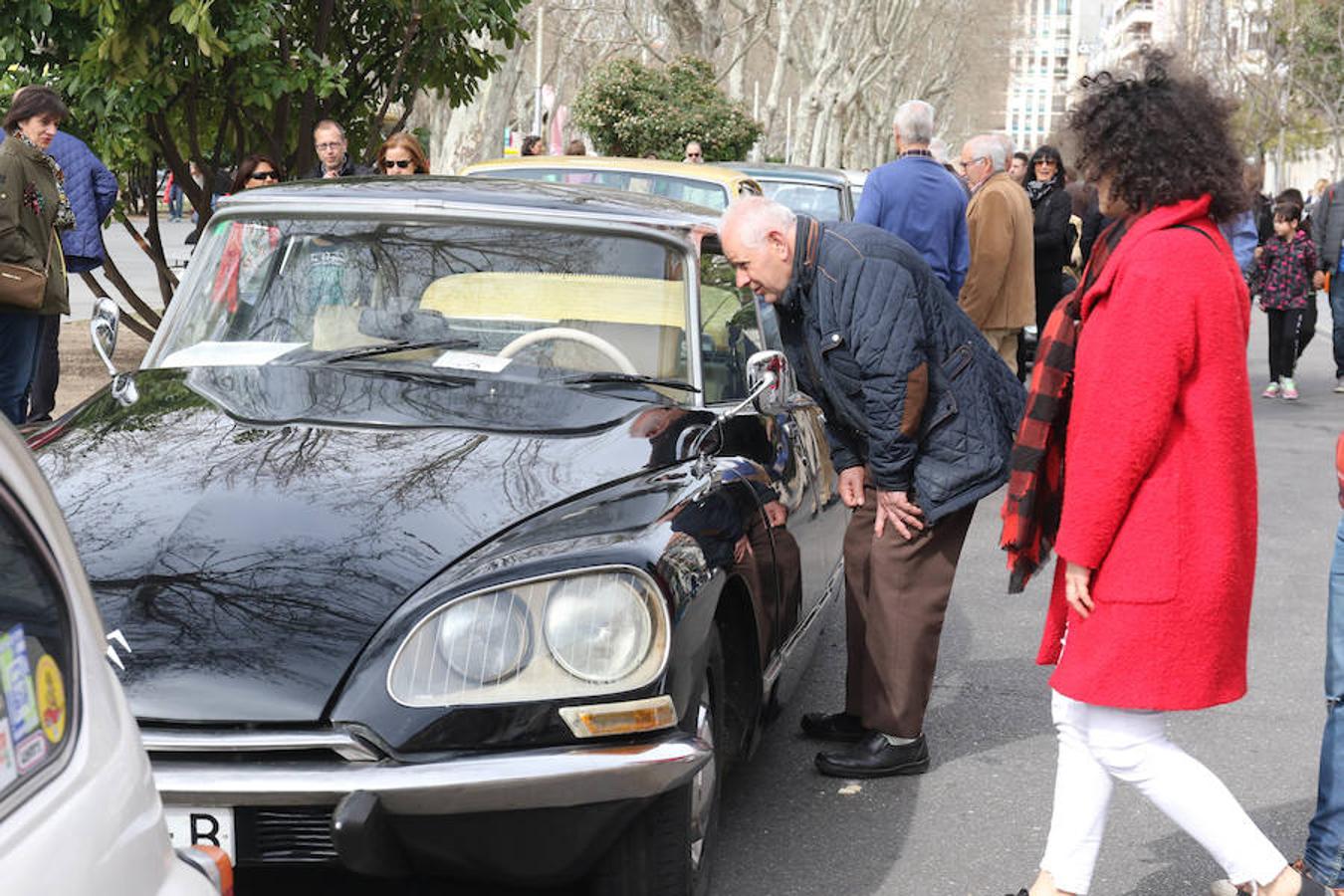 Fotos: Carnaval motero y exhibición de coches clásicos en Valladolid