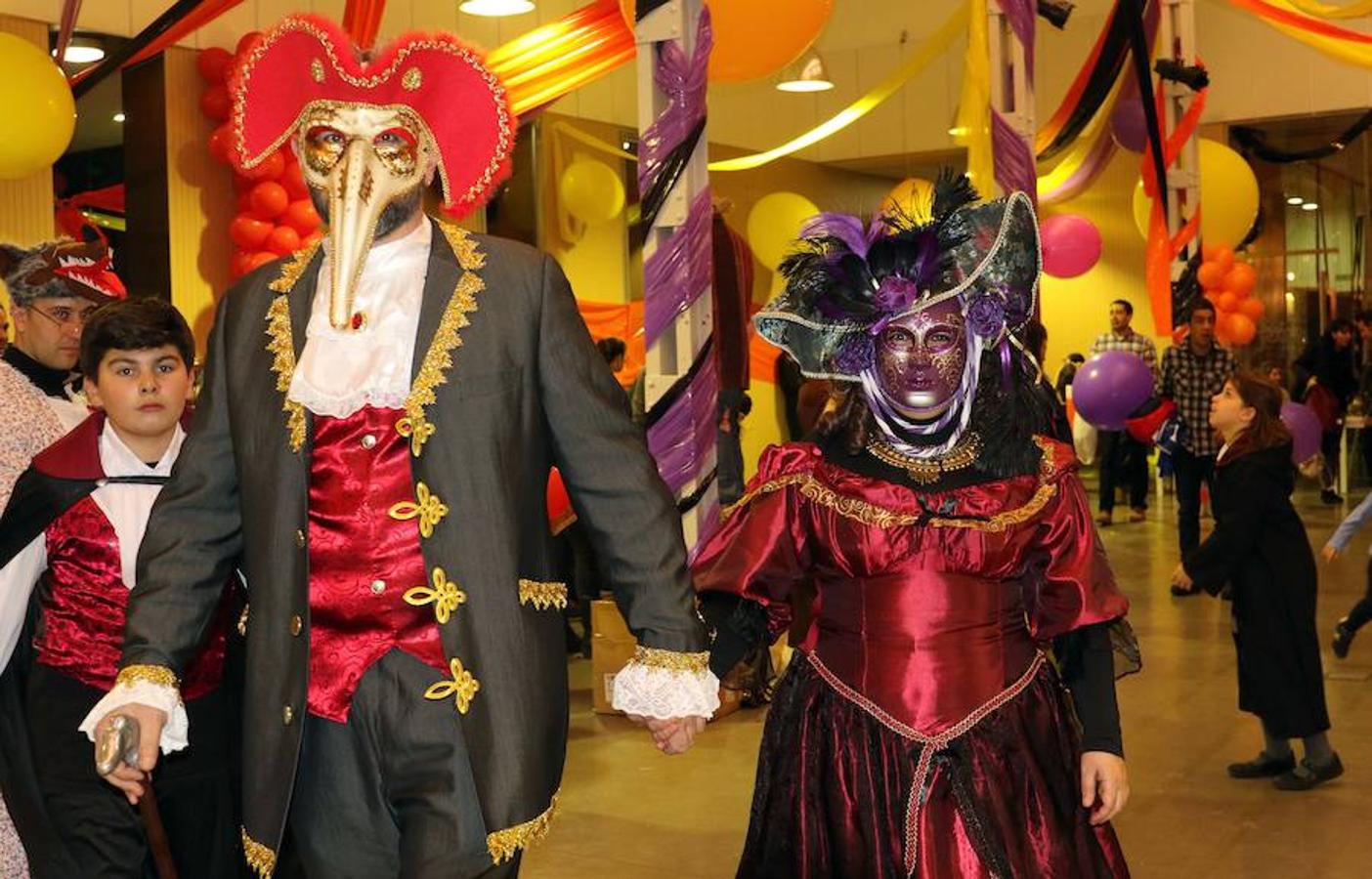 Fotos: Fiesta de carnaval en LAVA de Valladolid