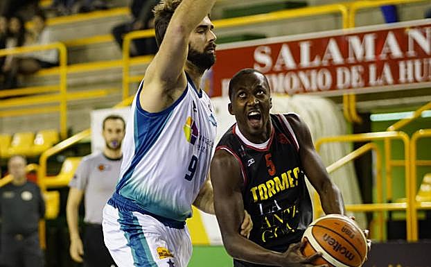 Adamas, en el último partido en casa del CBTormes.