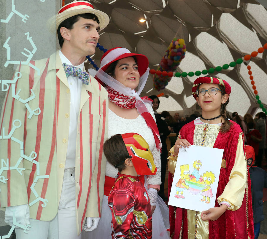 Fotos: Talleres infantiles en la Cúpula del Milenio de Valladolid por carnaval
