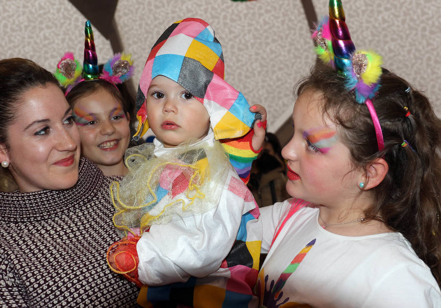 Fotos: Talleres infantiles en la Cúpula del Milenio de Valladolid por carnaval