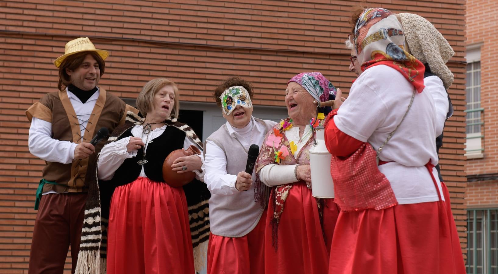 Fotos: Carnaval en los barrios vallisoletanos de Pilarica y Belén