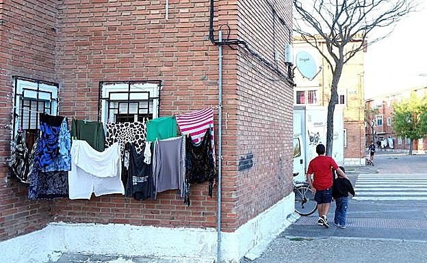 Bloques de viviendas de los grupos Aramburu-Las Viudas, situados en la zona sur del barrio de Delicias. 