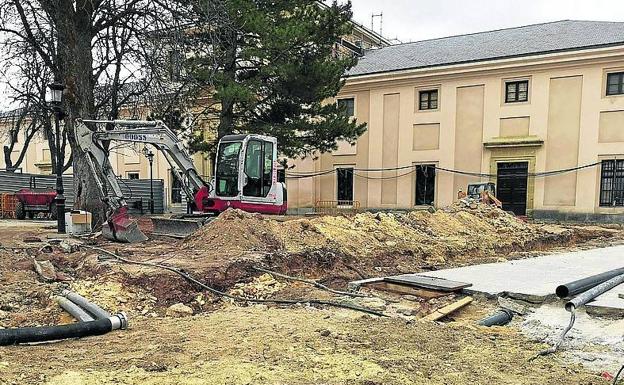 Parte de las obras junto a la Casa de la Química. 