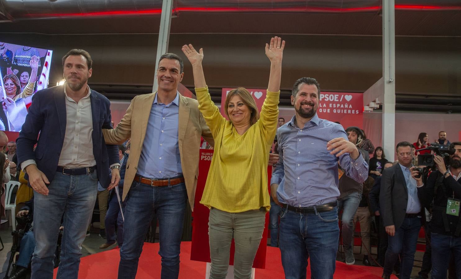 En la Feria de Muestras, donde tuvo lugar el encuentro, el líder del PSOE reivindicó al PSOE «como el partido que une, frente la confrontación, la mentira y la crispación de Ciudadanos y PP»