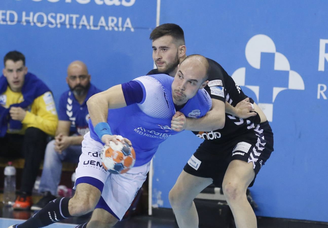 El equipo vallisoletano derrota al conjunto cántabro gracias a su buena defensa y a sus momentos de fluidez en ataque