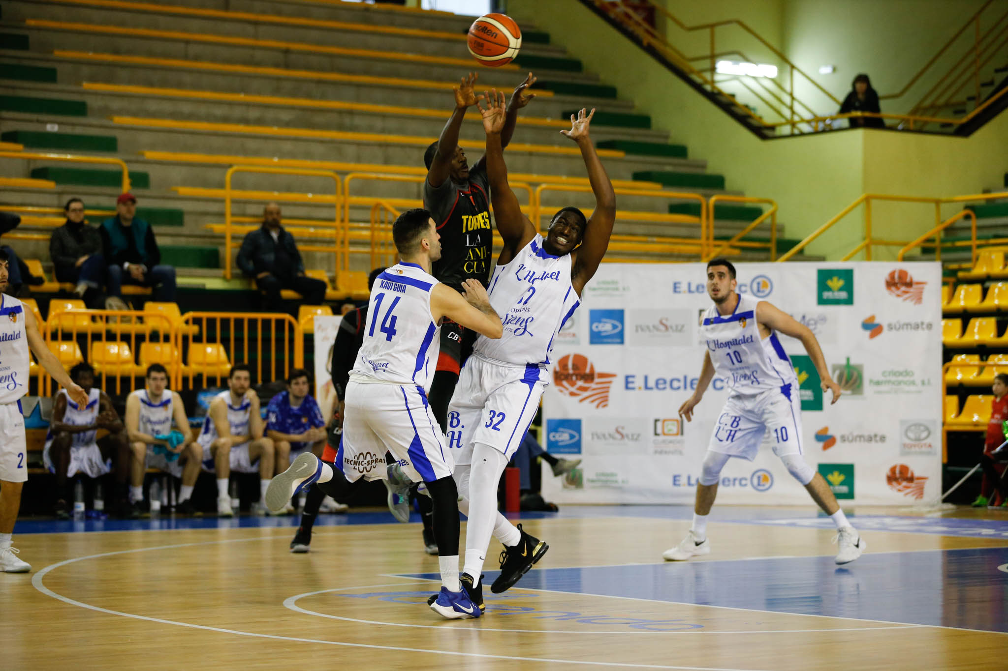 El equipo salmantino suma su quinta victoria y abandona el farolillo rojo del grupo de la permanencia