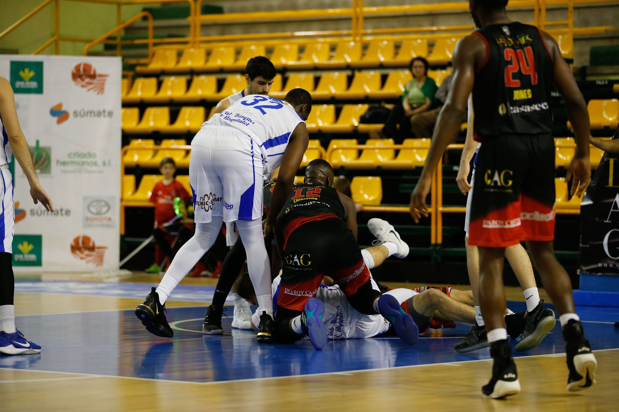 El equipo salmantino suma su quinta victoria y abandona el farolillo rojo del grupo de la permanencia