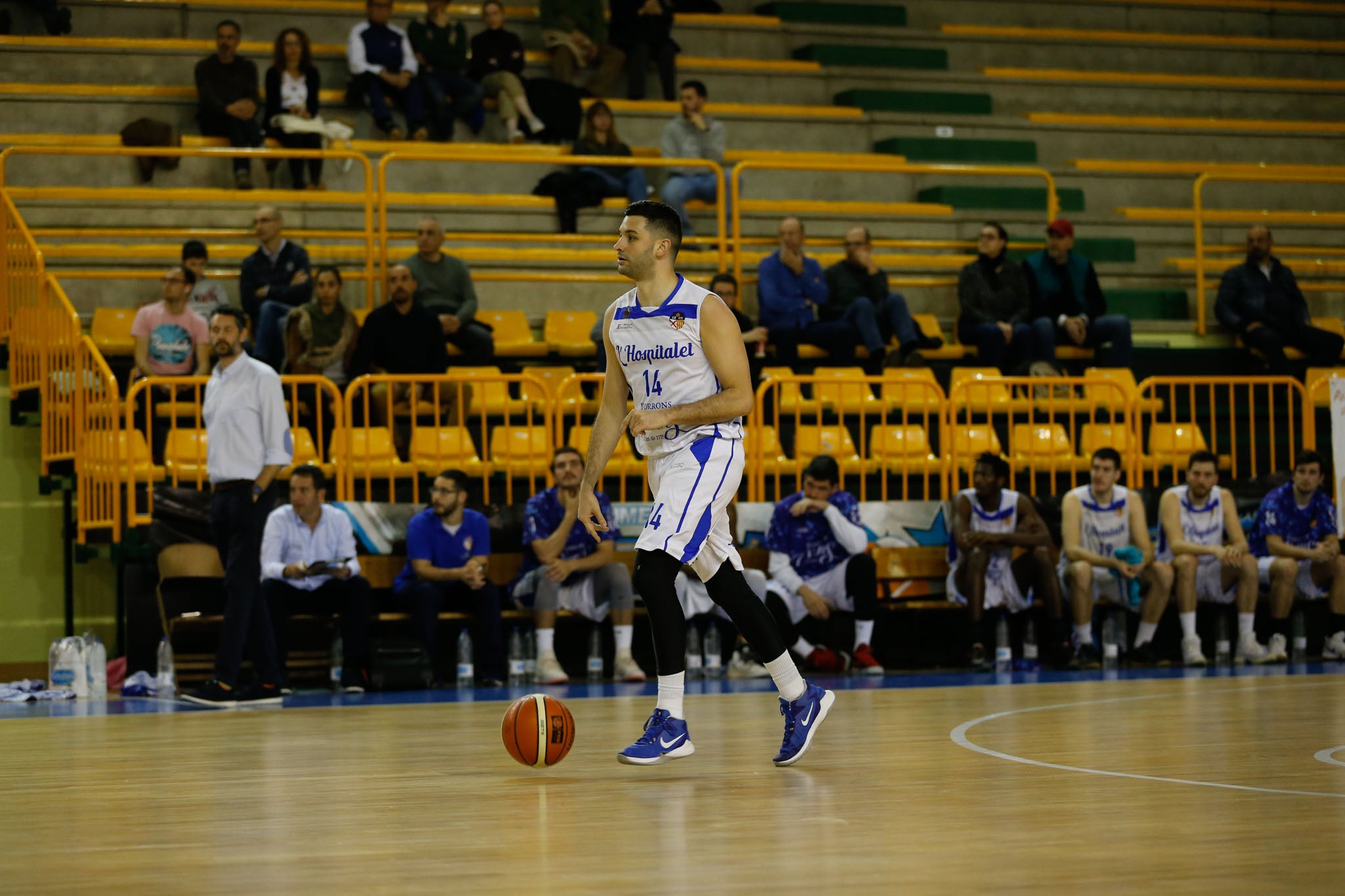 El equipo salmantino suma su quinta victoria y abandona el farolillo rojo del grupo de la permanencia