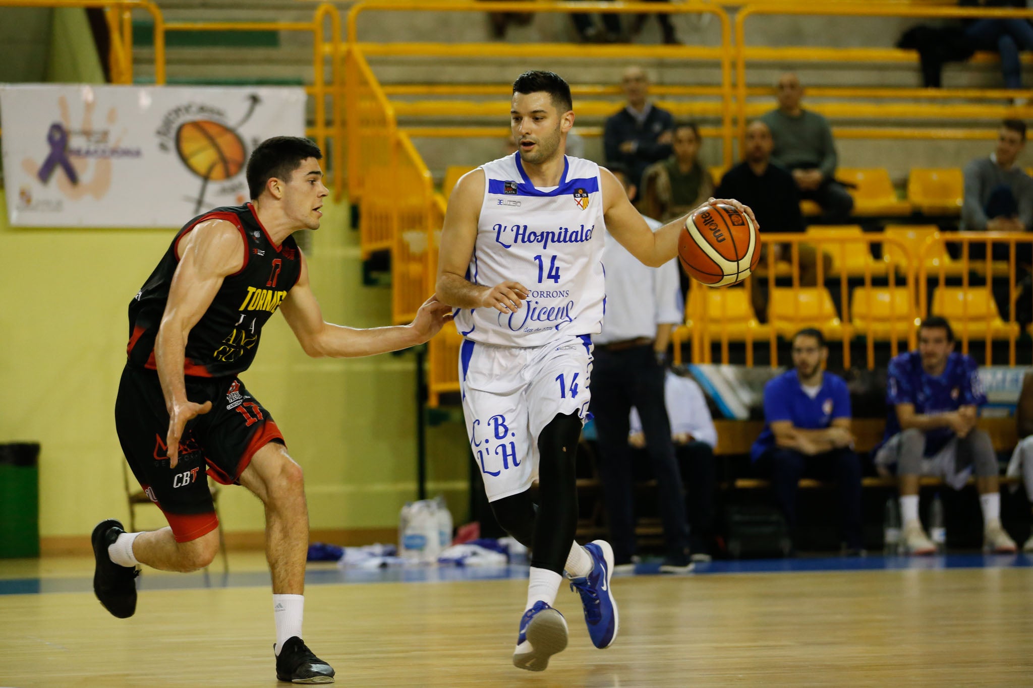 El equipo salmantino suma su quinta victoria y abandona el farolillo rojo del grupo de la permanencia