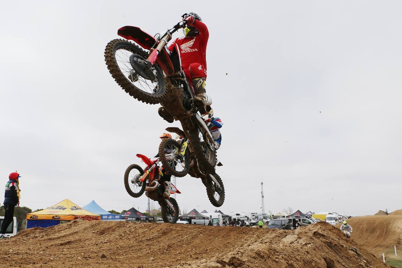 Fotos: Campeonato de Motocross de Castilla y León en la localidad vallisoletana de Rueda