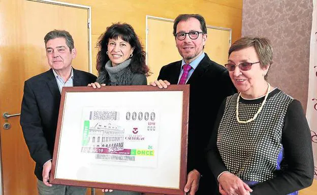 Presentación del cupón de la ONCE dedicado al Calderón.