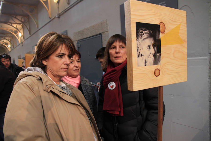 Fotos: La ministra de Justicia visita la exposición &#039;Pasos sin Tierra&#039; y el Memorial Democrático en La Cárcel Centro de Creación