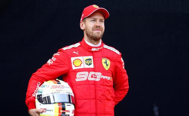 Sebastian Vettel posa en el Albert Park de Melbourne. 