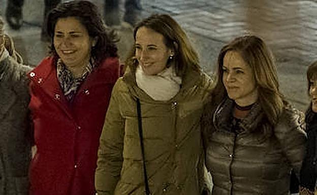 En el 8M con Silvia Clemente (d) y la alcaldesa de Boecillo, investigada por prevaricación. 