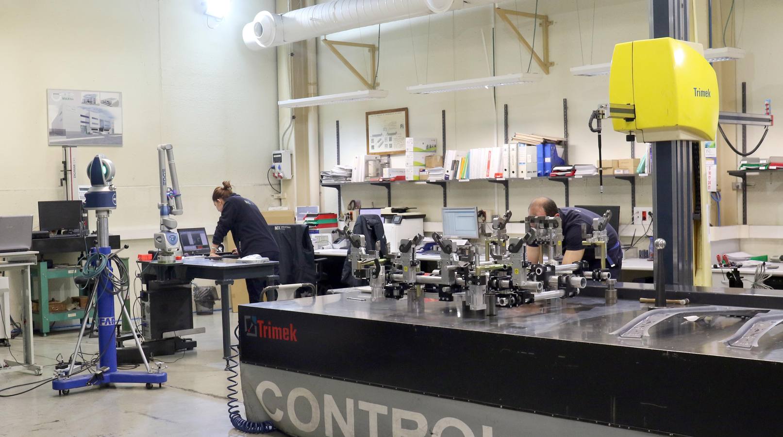 Durante la visita, el alcalde comprobó en primera persona el trabajo que realizan los diferentes departamentos