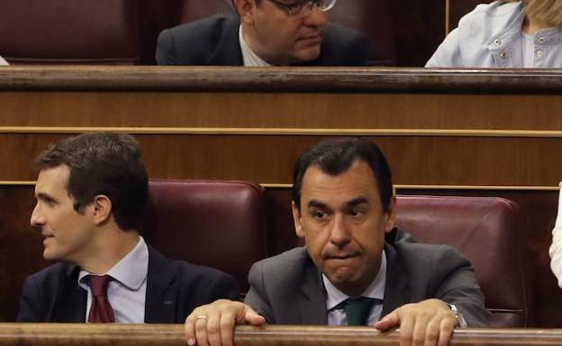 Pablo Casado y Martínez-Maíllo, en el Congreso.