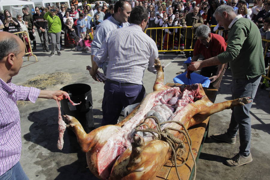 Fotos: La asociación Cultural La Ermita de Laguna de Duero organiza el Día de la Matanza