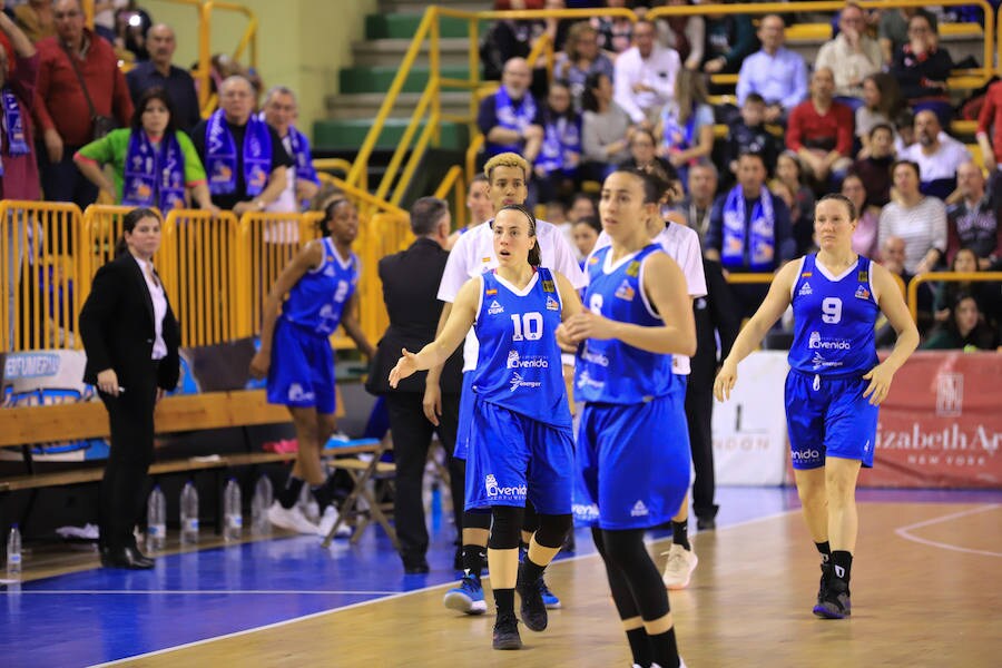 Fotos: Perfumerías Avenida vuelve a vencer al Girona