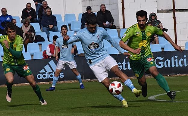 Ribelles y Portilla persiguen a un rival del Celta B. 