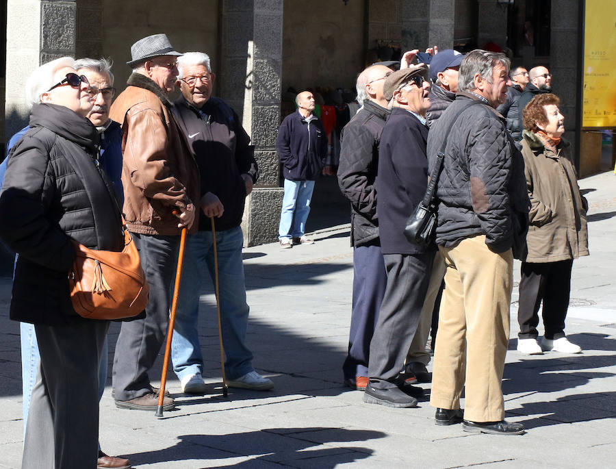 Fotos: Retiran a la Virgen del Acueducto para su restauración
