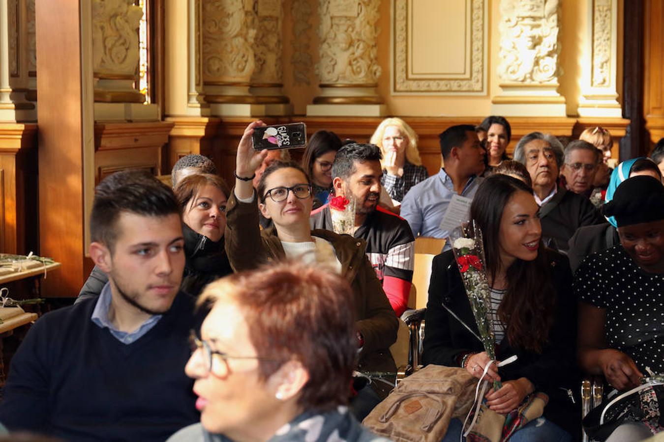 El salón de recepciones del Ayuntamiento de Valladolid ha acogido el acto para conmemorar el Día Internacional contra el Racismo.