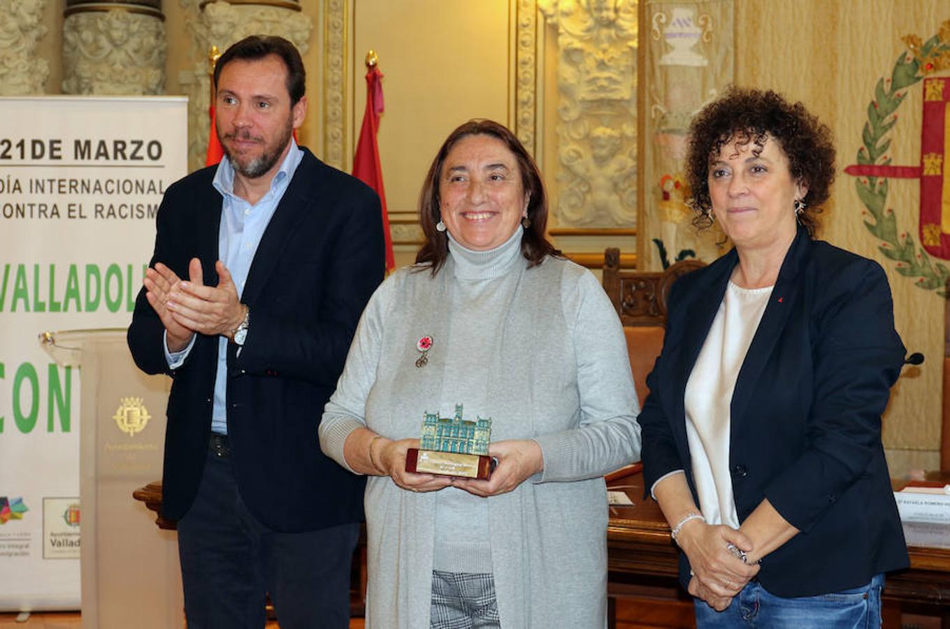 El salón de recepciones del Ayuntamiento de Valladolid ha acogido el acto para conmemorar el Día Internacional contra el Racismo.