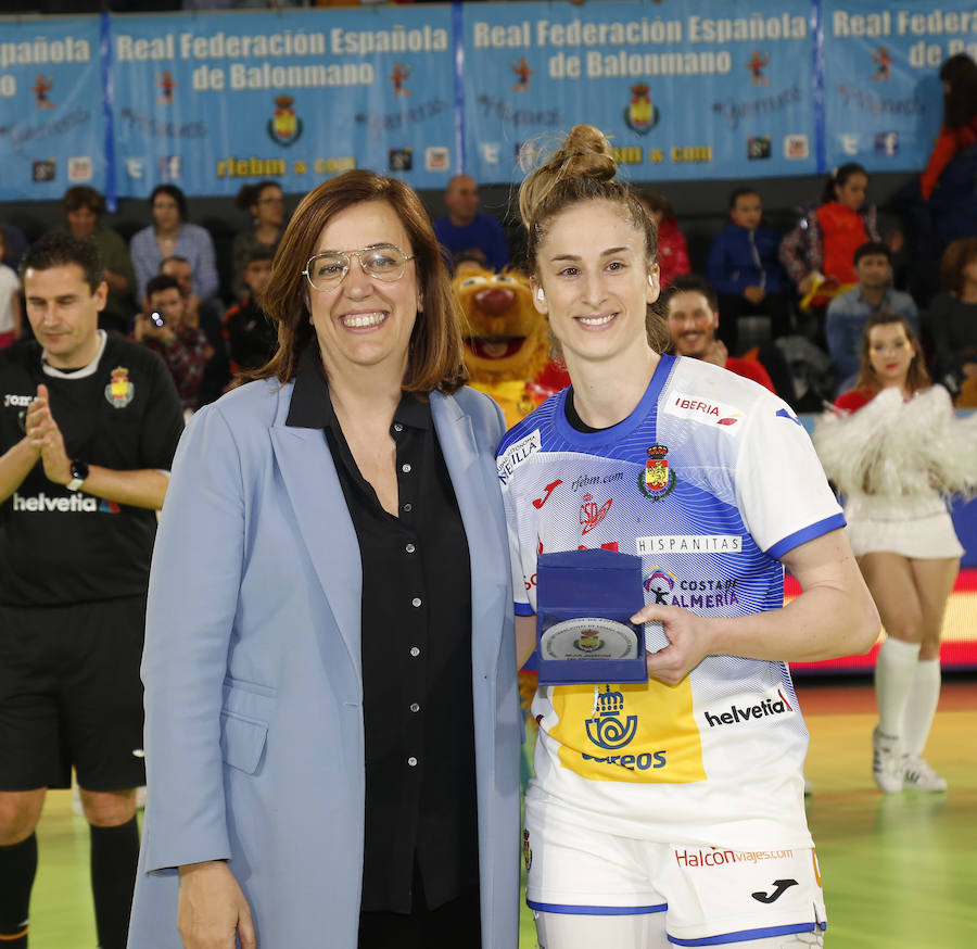 Fotos: Las guerreras ganan a Serbia en su segundo partido en Palencia (31-28)