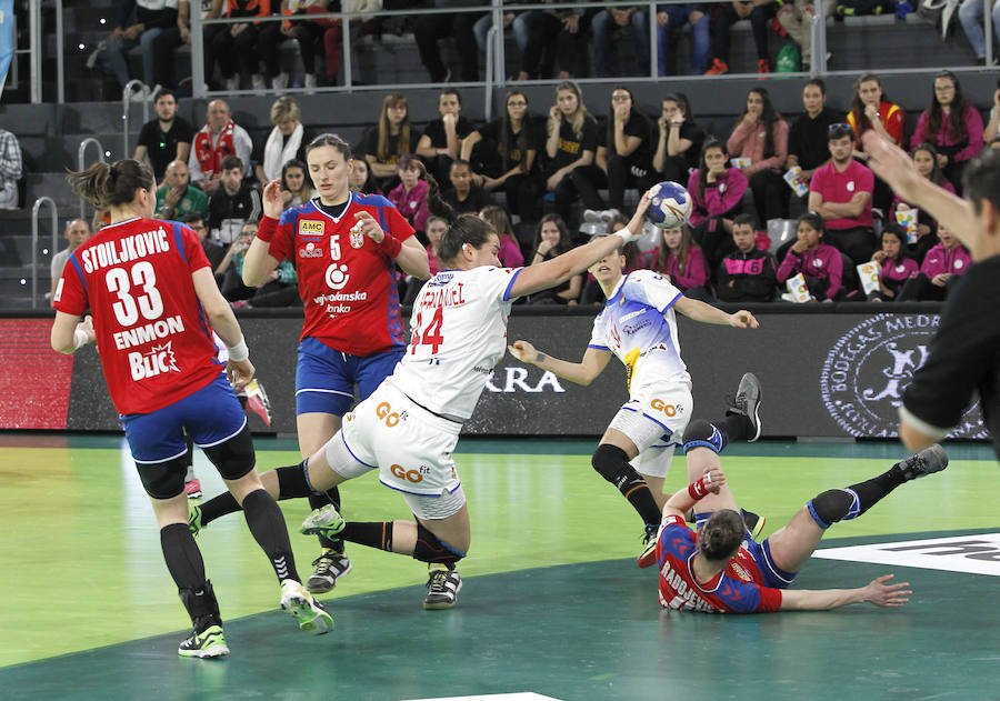 Fotos: Las Guerreras ganan a Serbia en su segundo partido en Palencia (31-28) 1/2