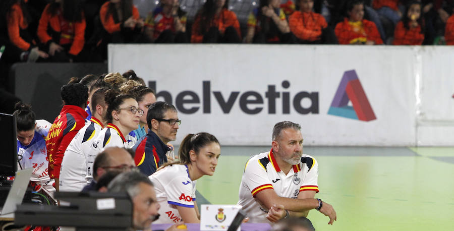 Fotos: Las Guerreras ganan a Serbia en su segundo partido en Palencia (31-28) 1/2