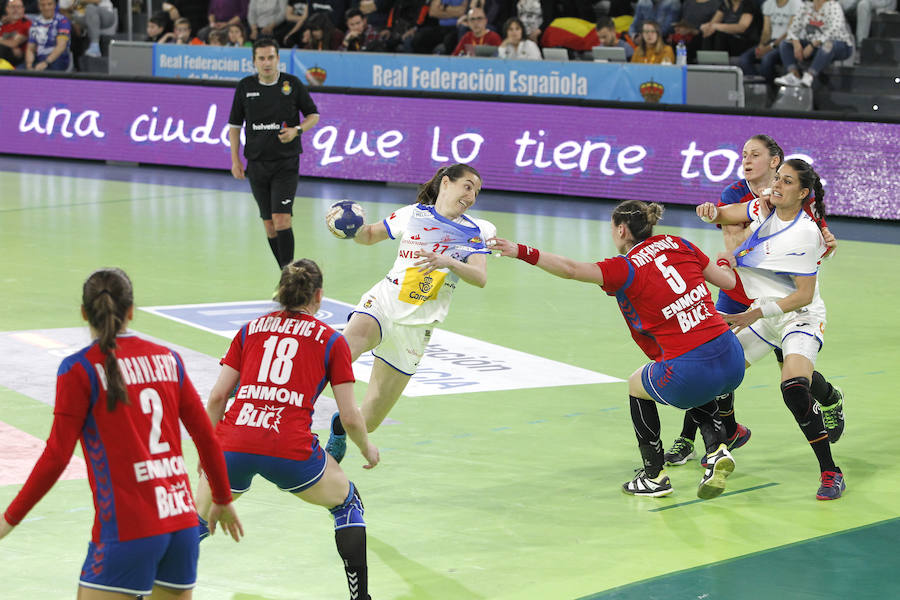 Fotos: Las Guerreras ganan a Serbia en su segundo partido en Palencia (31-28) 1/2