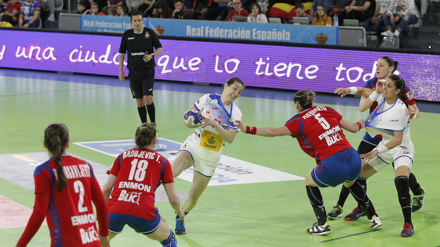 Fotos: Las Guerreras ganan a Serbia en su segundo partido en Palencia (31-28) 1/2