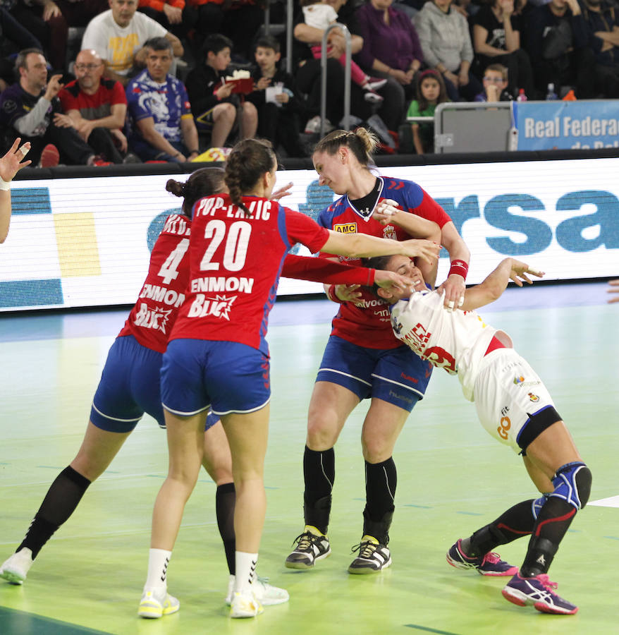 Fotos: Las Guerreras ganan a Serbia en su segundo partido en Palencia (31-28) 1/2