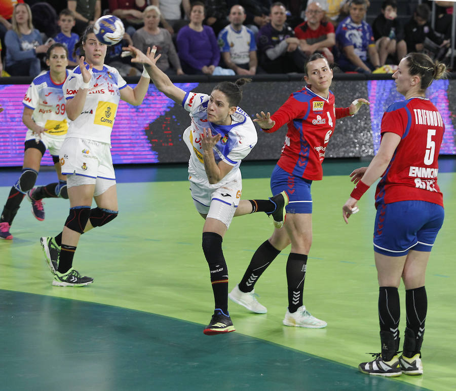 Fotos: Las Guerreras ganan a Serbia en su segundo partido en Palencia (31-28) 1/2