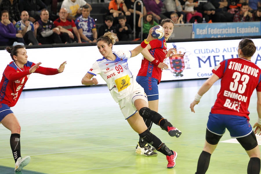 Fotos: Las Guerreras ganan a Serbia en su segundo partido en Palencia (31-28) 1/2