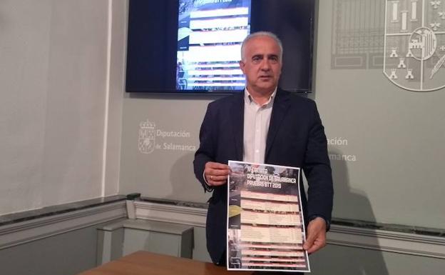 Jesús María Ortiz, con el calendario BTT de 2019.