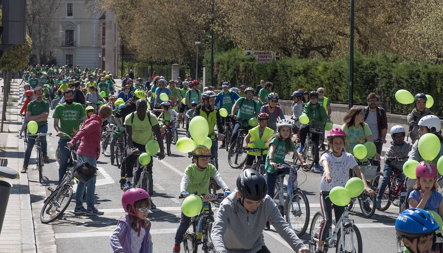 Fotos: Bicicletada por la escuela pública en Valladolid