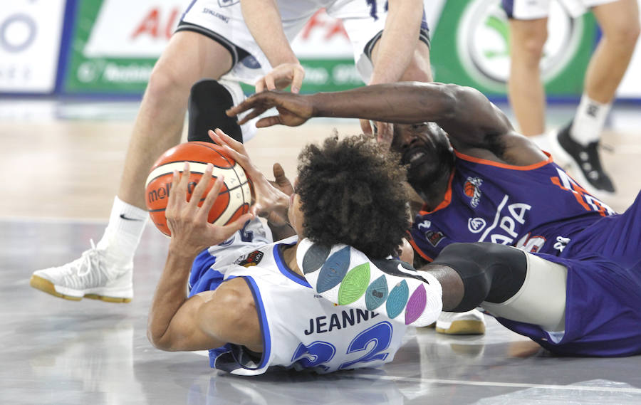 Fotos: Chocolates Trapa Palencia 64-63 CB Prat
