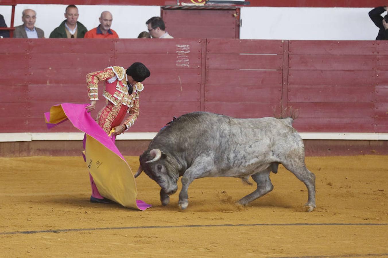 Corrida toros en la plaza vallisoletana de La Flecha (Arroyo de la Encomienda).