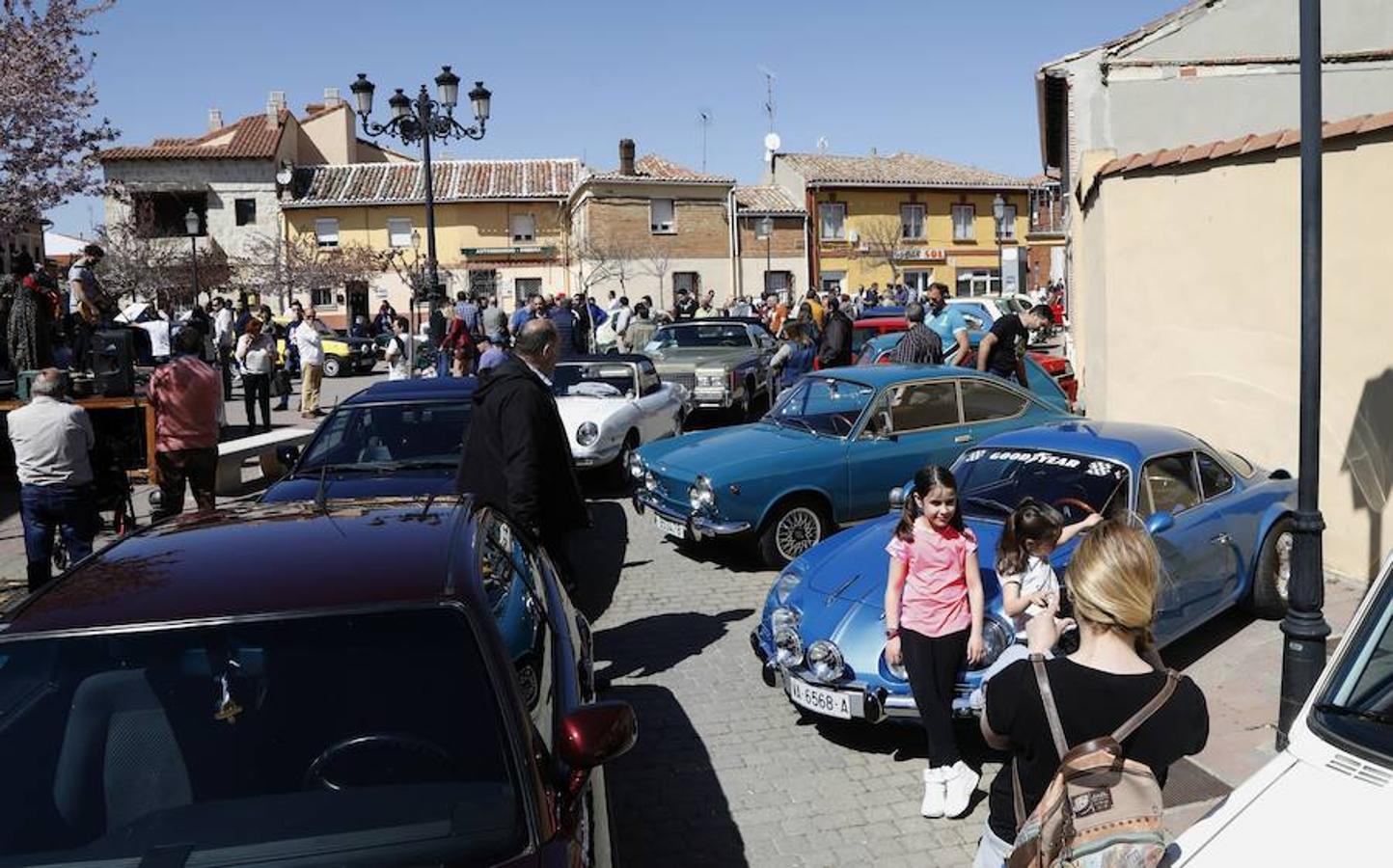 Fotos: Grijota disfruta de los coches clásicos