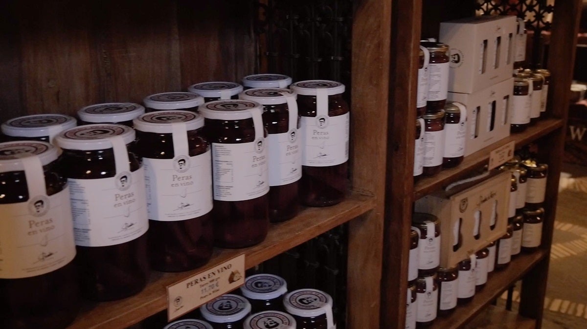 Leonoticias recorre la provincia para descubrir lo que esconden los productos de León avalados con un sello de calidad, en la primera parada conocemos la manzana reineta, la pera conferencia, la castaña, la cereza, el pimiento asado y, como no, el emblema culinario de la comarca bercina