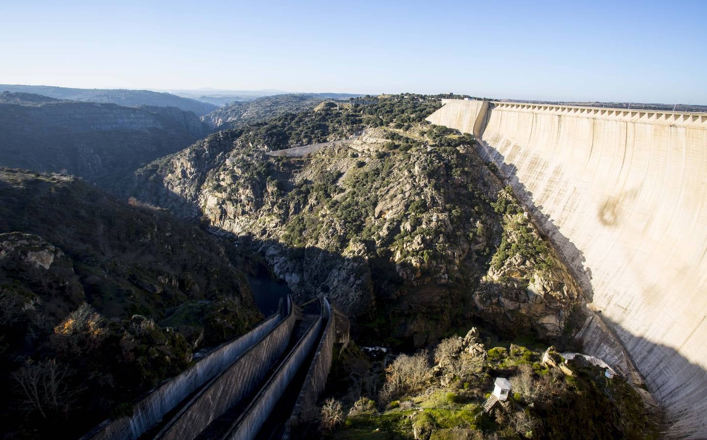 Visiones espectaculares y rincones llenos de sabor en un territorio verde, hendido por las aguas del Duero