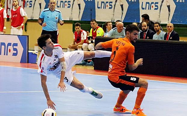 Nico Rolón, durante el partido frente al Aspil Vidal Ribera de Navarra.