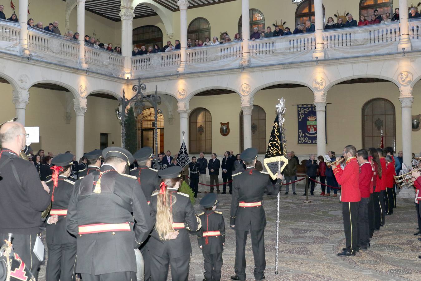 Participaron la banda de la cofradía penitencial de la Sagrada Pasión de Cristo, la cofradía penitencial de Nuestra Señora de la Piedad y la cofradía penitencial del Santísimo Cristo del Despojado