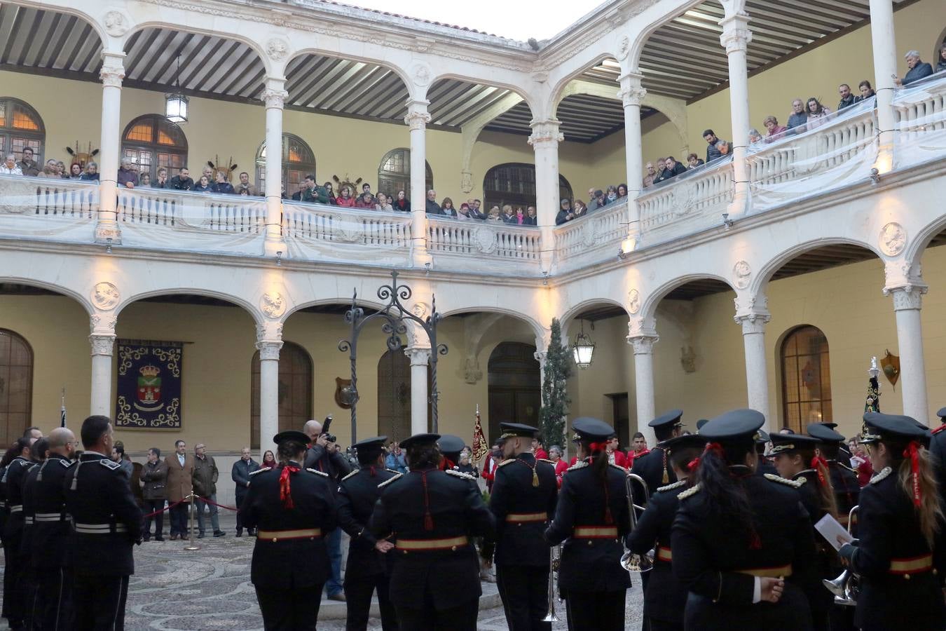 Participaron la banda de la cofradía penitencial de la Sagrada Pasión de Cristo, la cofradía penitencial de Nuestra Señora de la Piedad y la cofradía penitencial del Santísimo Cristo del Despojado